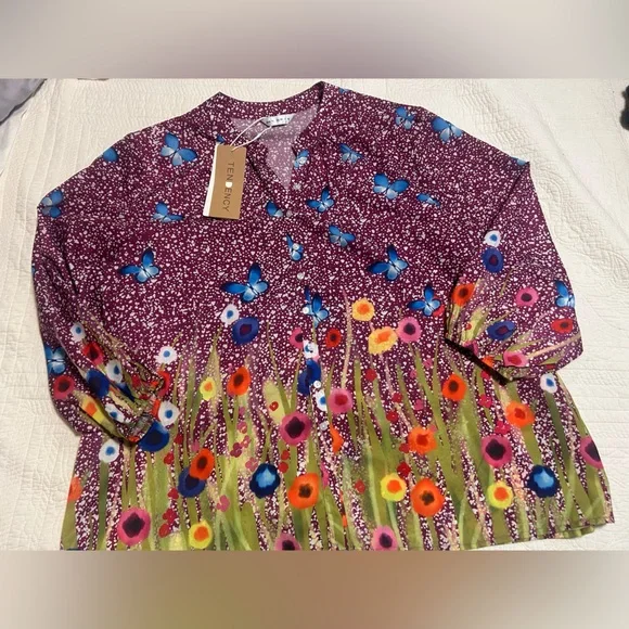 Pretty Spring Button Down Blouse - Picture 6 of 10